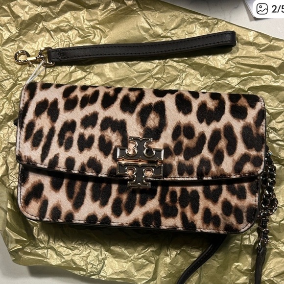 Tory Burch Handbags - Tory Burch Leopard Print Crossbody Wristlet Bag